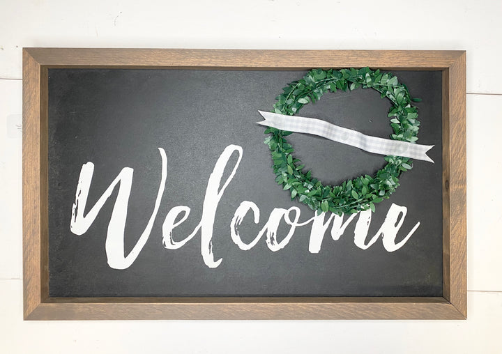 23 - Welcome Sign with Wreath