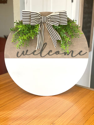 Welcome Round Door Hanger with Bow